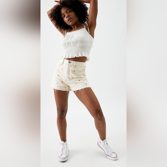 PacSun Daisy Embroidered Ultra High Waisted Vintage Denim ShortsSize 29 NWT - Picture 15 of 16